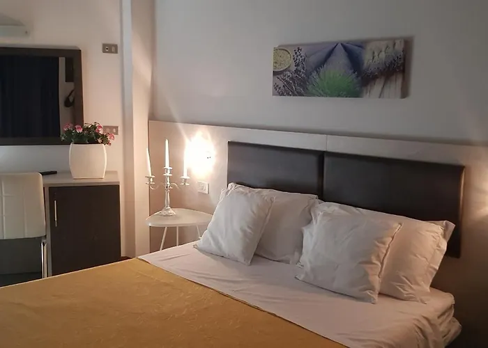 Hotel Monaco - parcheggio incluso e piscina - min 2 gg Milano Marittima